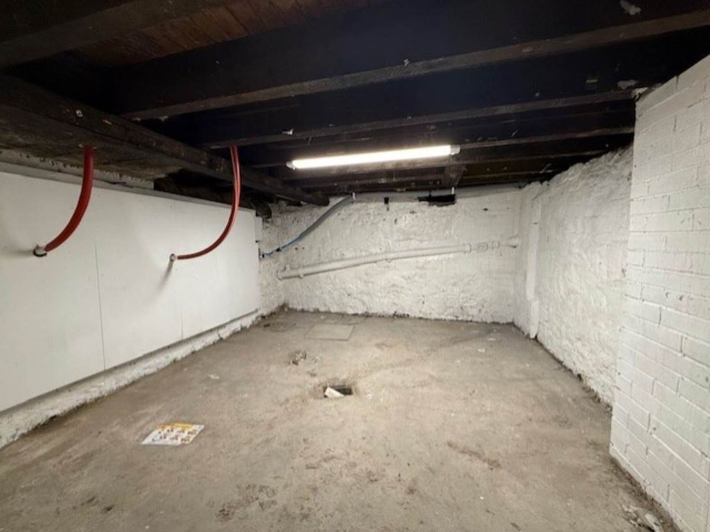 Property photo 2 of 5 1