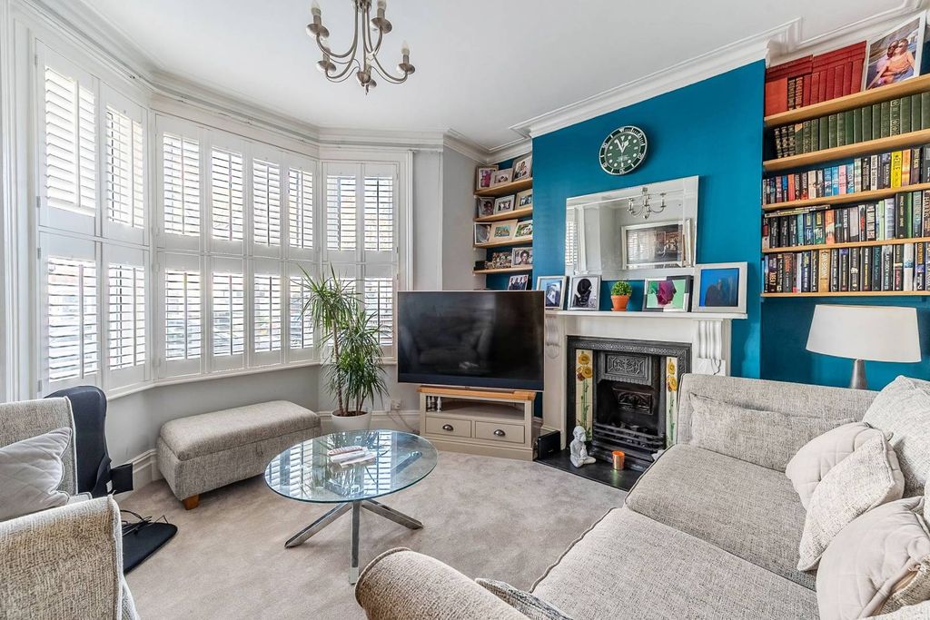 Property photo 2 of 13