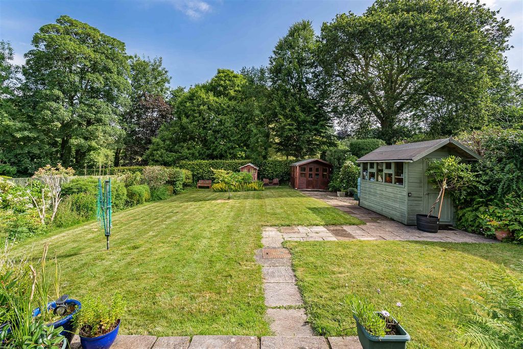 Property photo 2 of 26 Garden