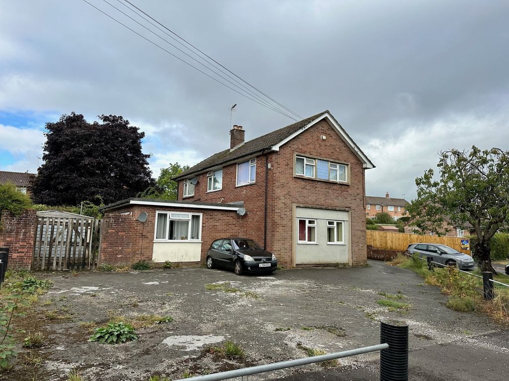 Property photo 1 of 11