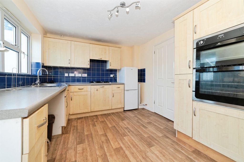 Property photo 3 of 14