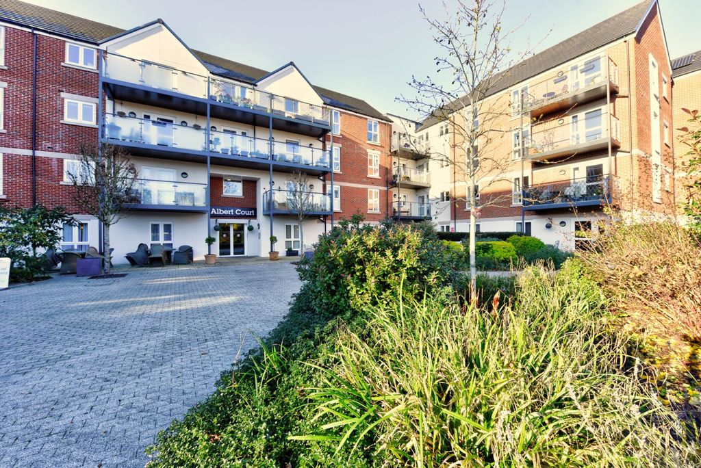 Property photo 1 of 9