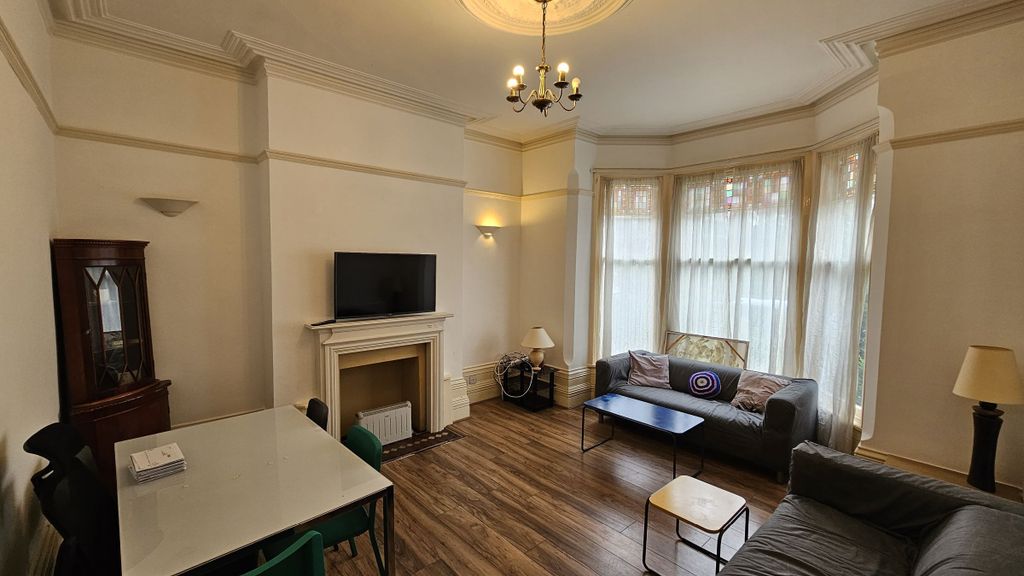 Property photo 3 of 18