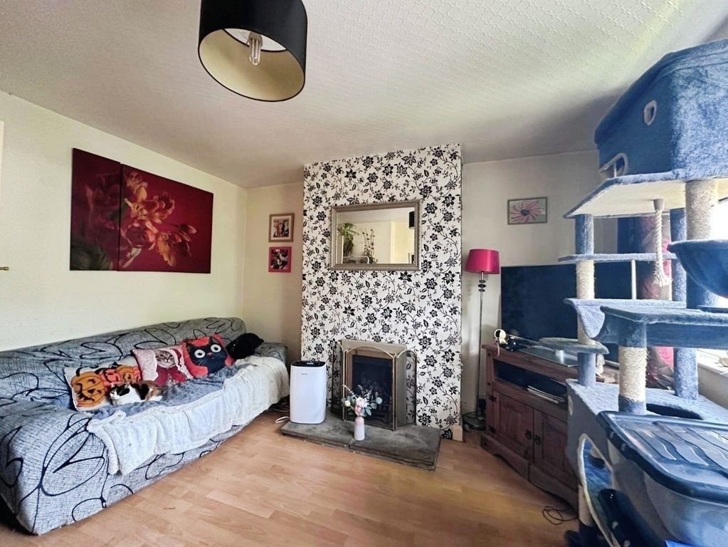 Property photo 2 of 8 Pbox-Img.Jpg