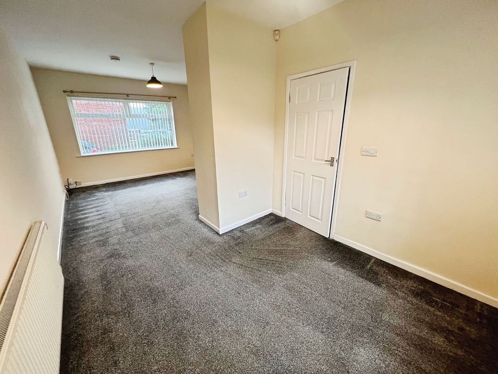 Property photo 2 of 21 Lounge