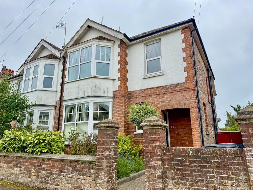 Property photo 1 of 12
