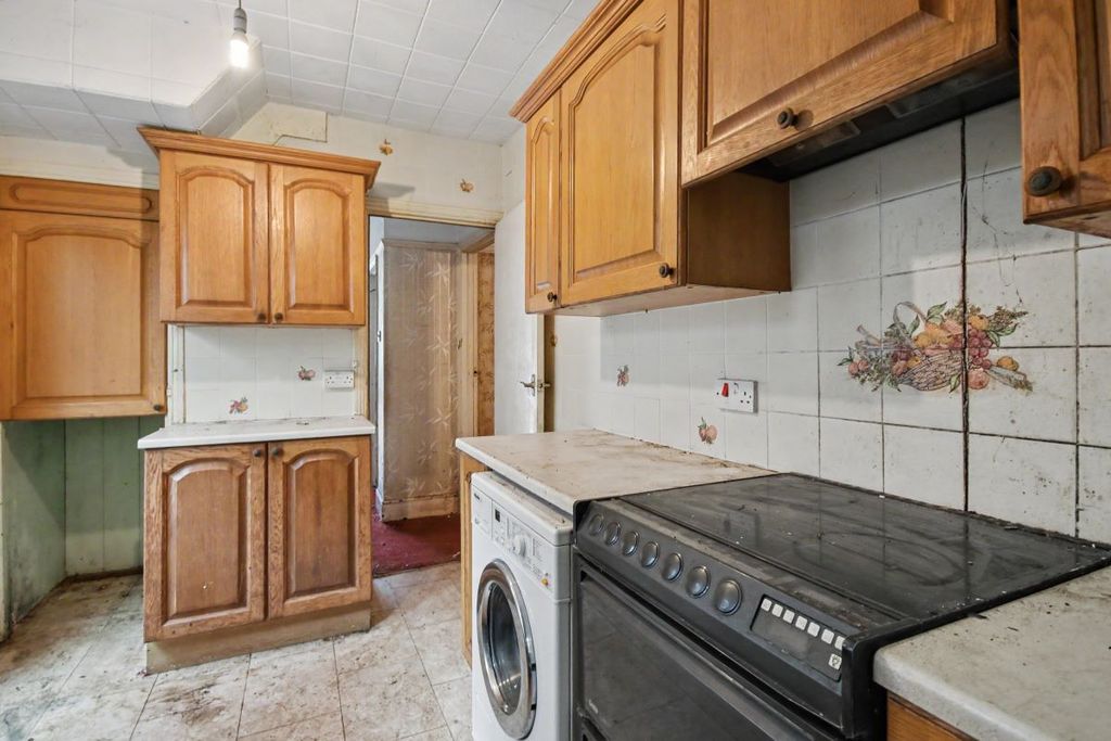 Property photo 3 of 18