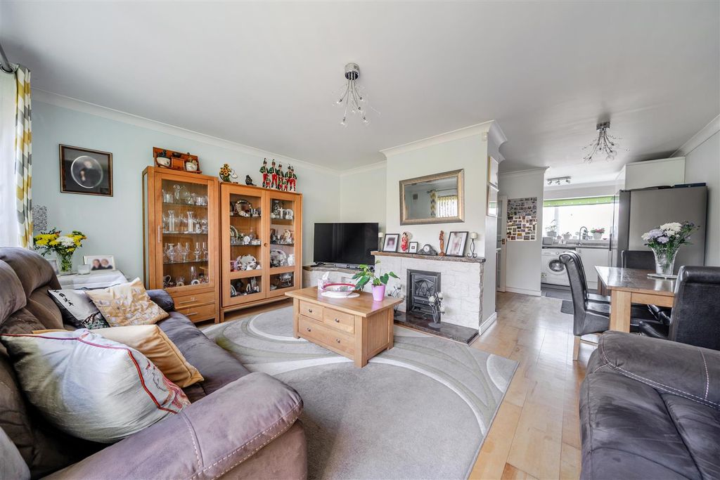 Property photo 2 of 17 1429804-14-69Bb0E68783B9.Jpg