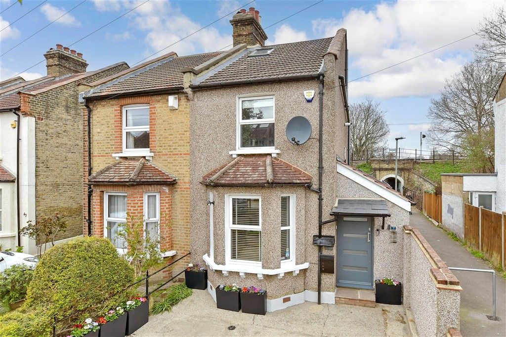 Property photo 1 of 17 External (Web) *