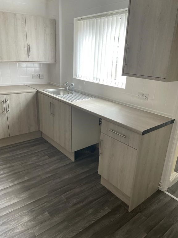 Property photo 3 of 7 9