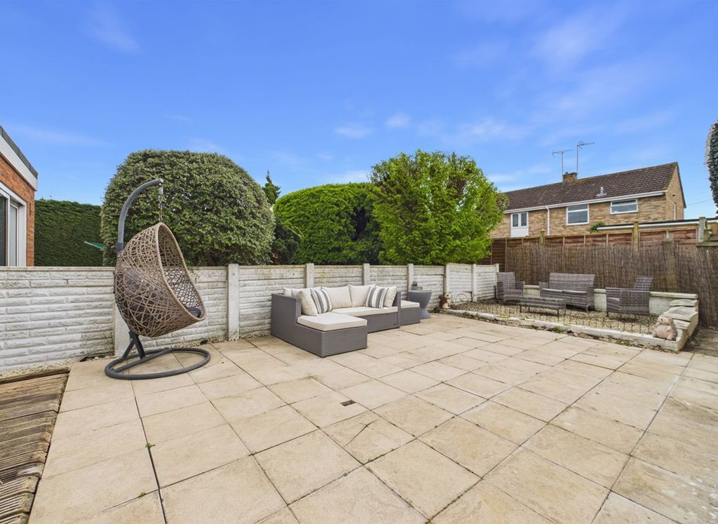 Property photo 3 of 15 Garden