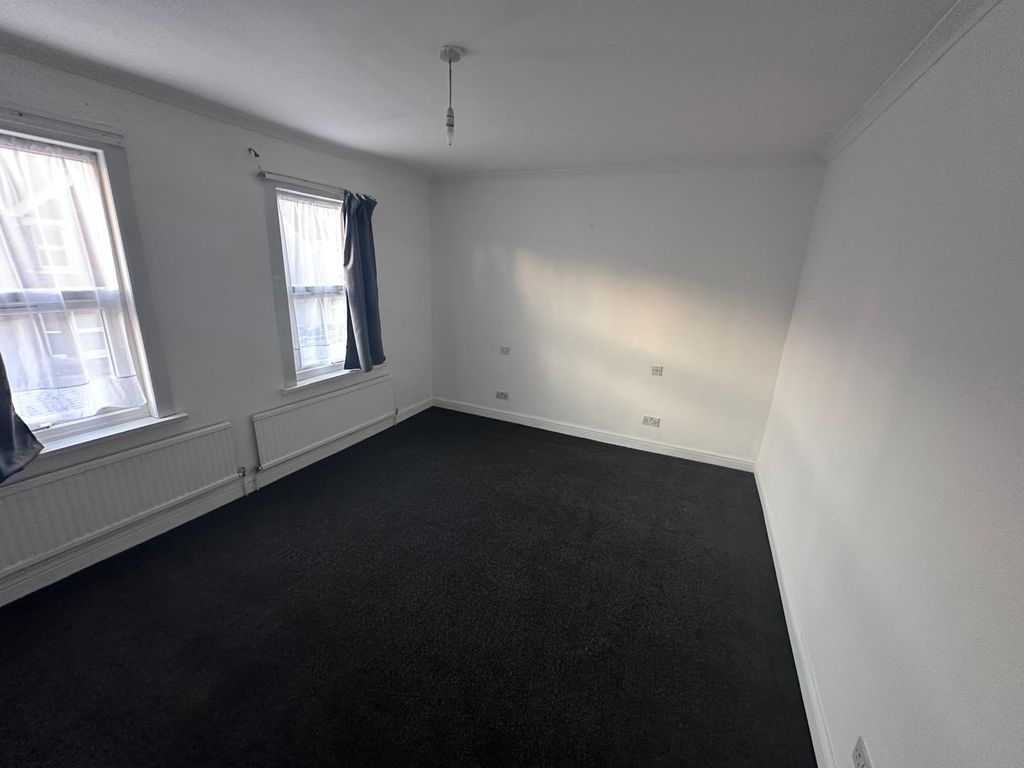 Property photo 3 of 13 Gallery