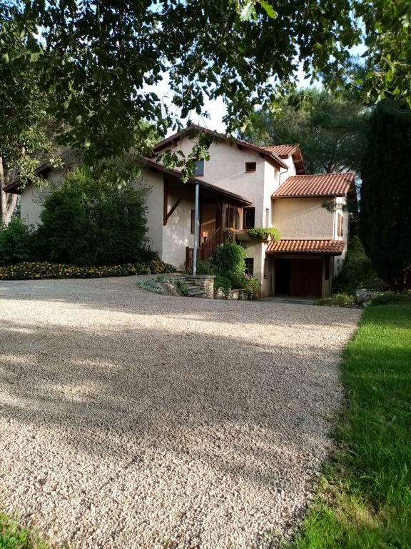 Property photo 2 of 44