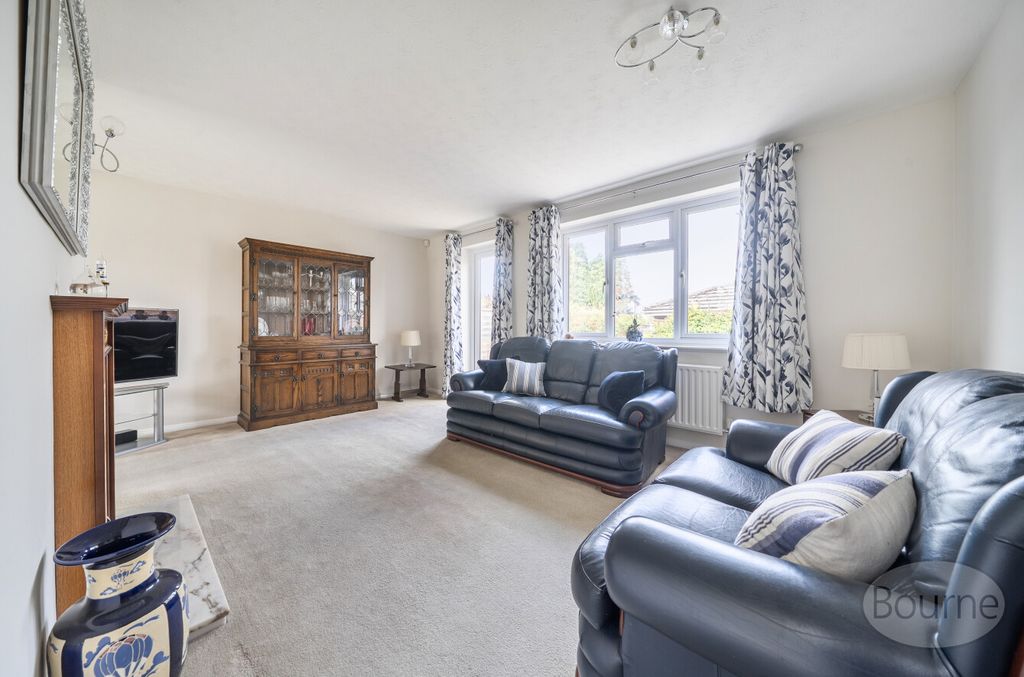 Property photo 2 of 16 76738150-7c7d-429...