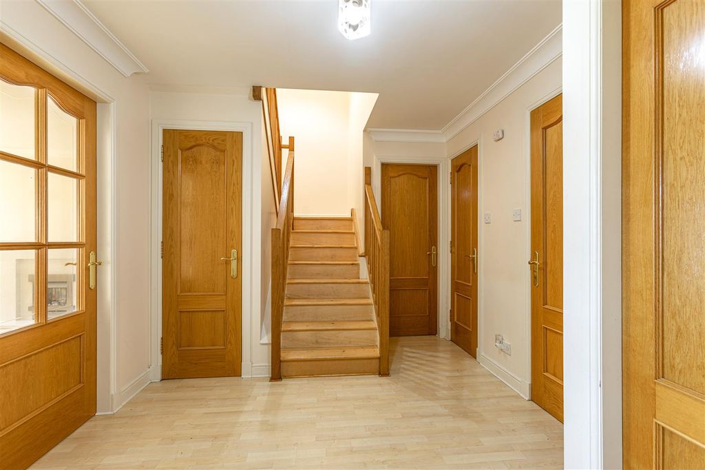 Property photo 2 of 33 19 Netherbank Galashiels 19.Jpg