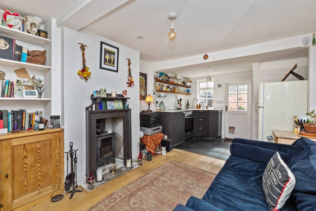 Property photo 2 of 10 4184073