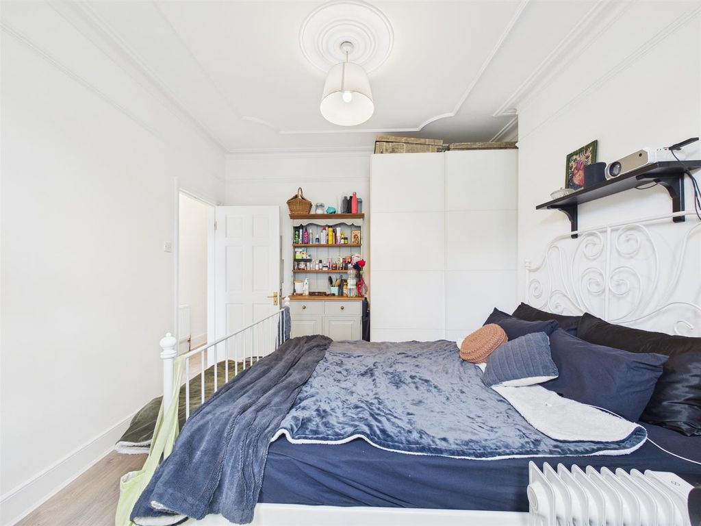 Property photo 3 of 15 Cam01358G0-Pr0224-Still004.Jpg