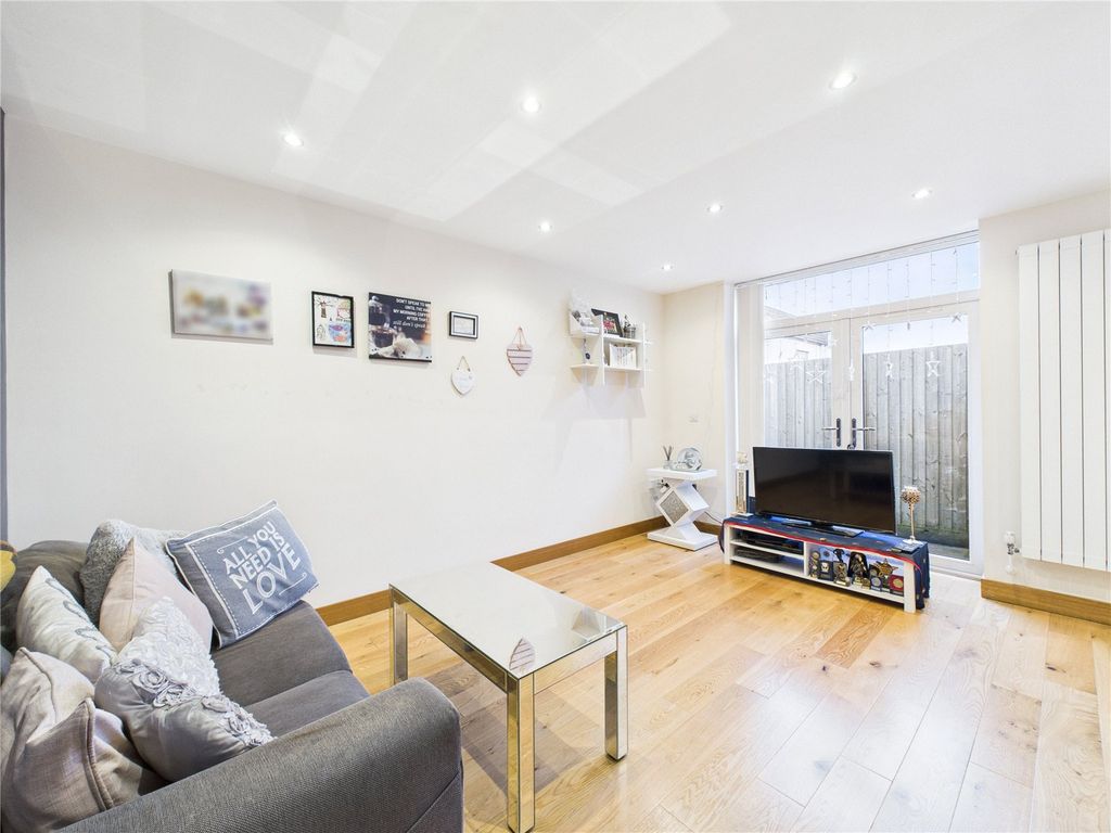 Property photo 1 of 15 Picture No. 02