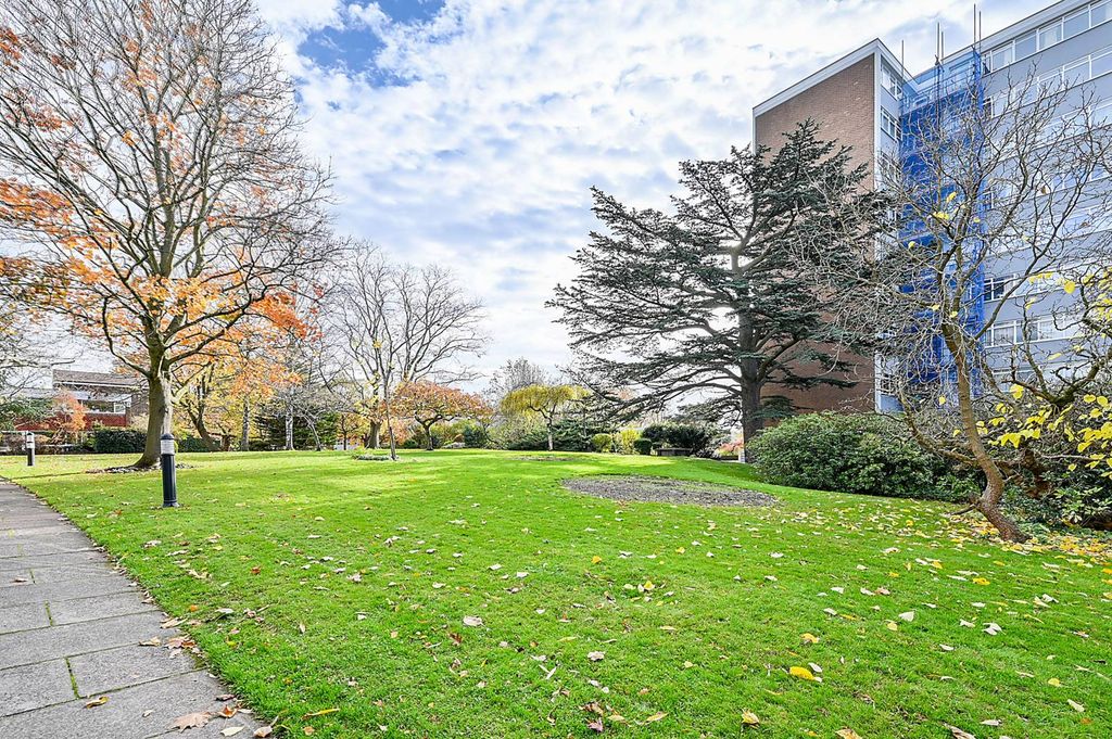 Property photo 2 of 14