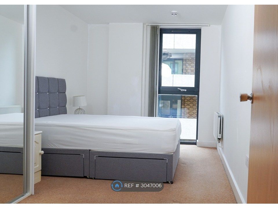 Property photo 2 of 10 Double Bedroom 1
