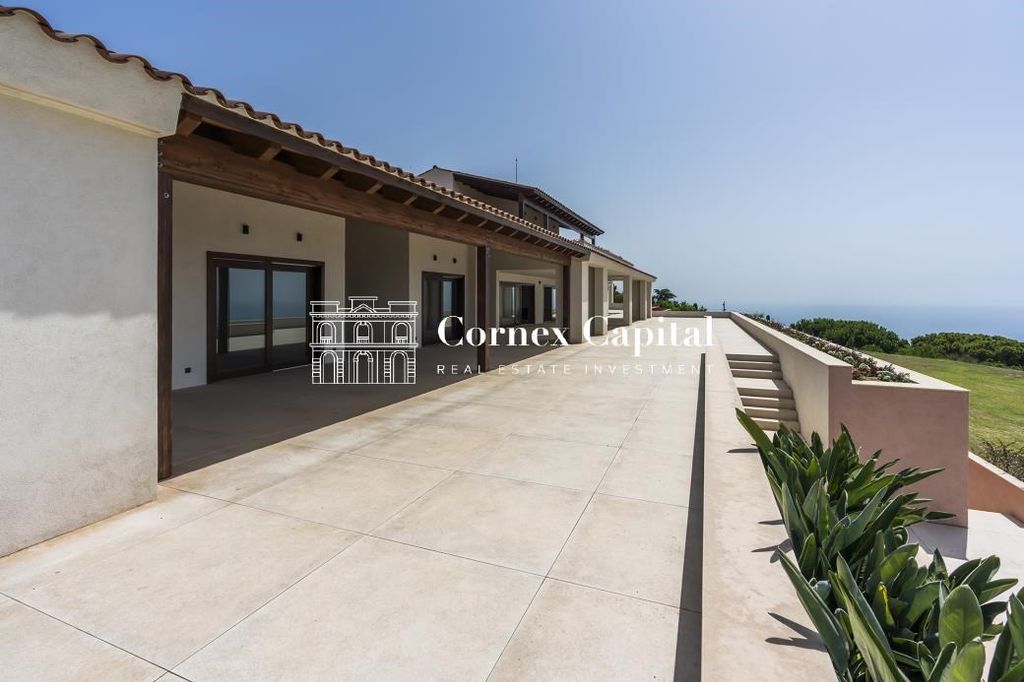Property photo 2 of 163