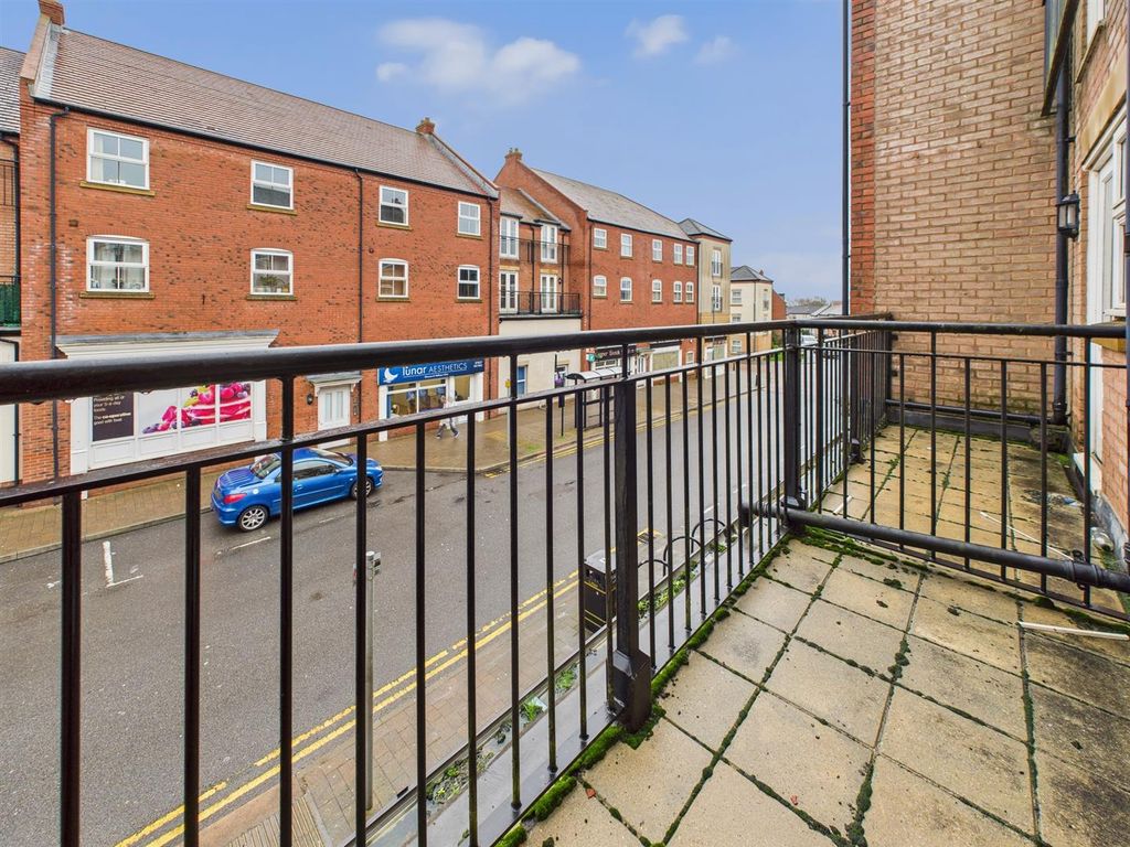 Property photo 1 of 8 Balcony