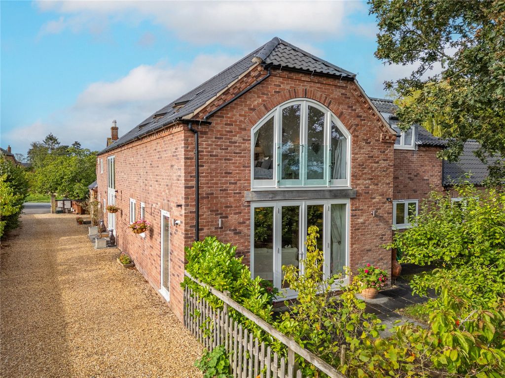 Property photo 2 of 40 Picture No. 69