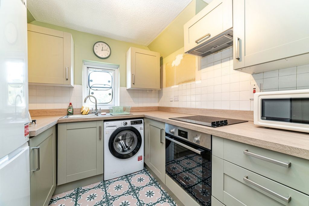 Property photo 1 of 18 Kitchen