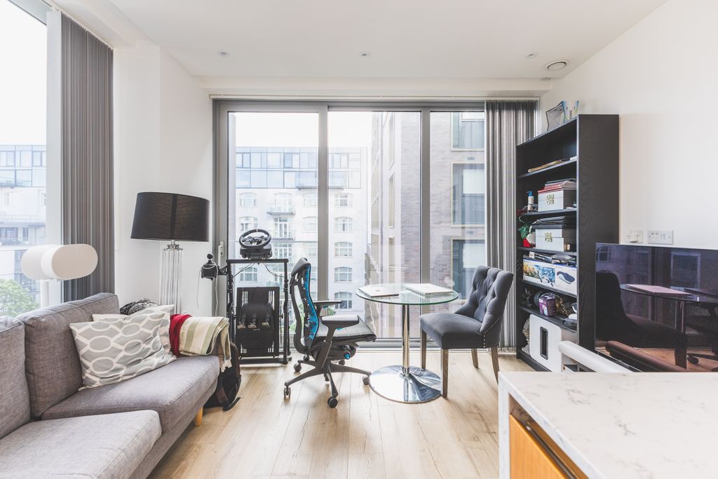 Property photo 1 of 18
