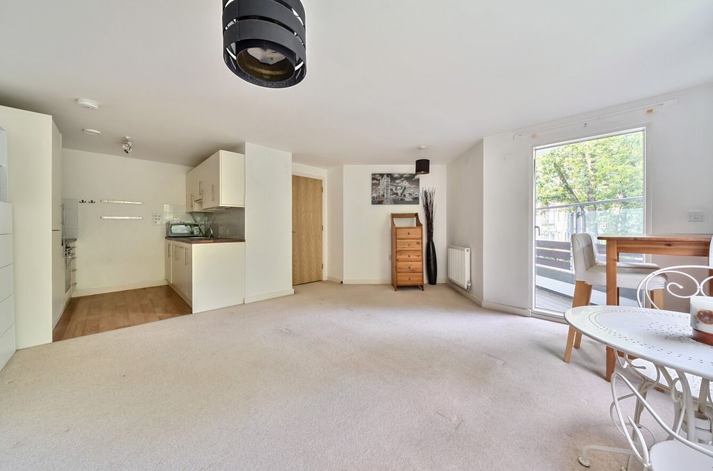 Property photo 1 of 15 1307136-6-6846F95...