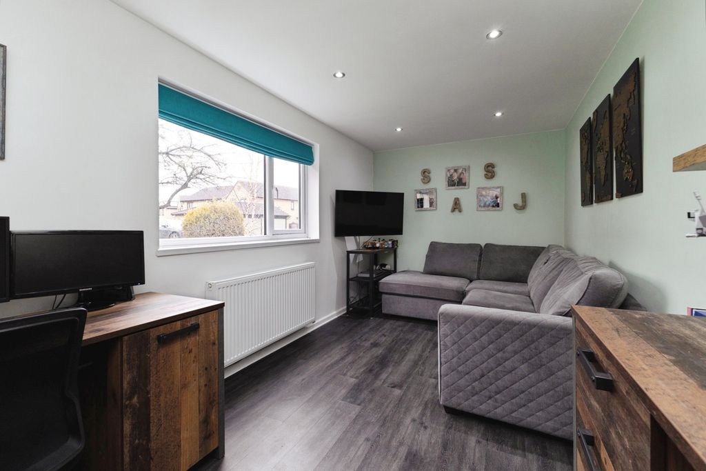 Property photo 2 of 16 Pbox-Img.Jpg