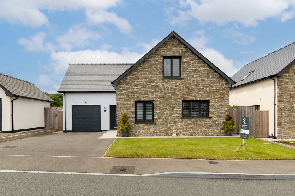 Property photo 1 of 34