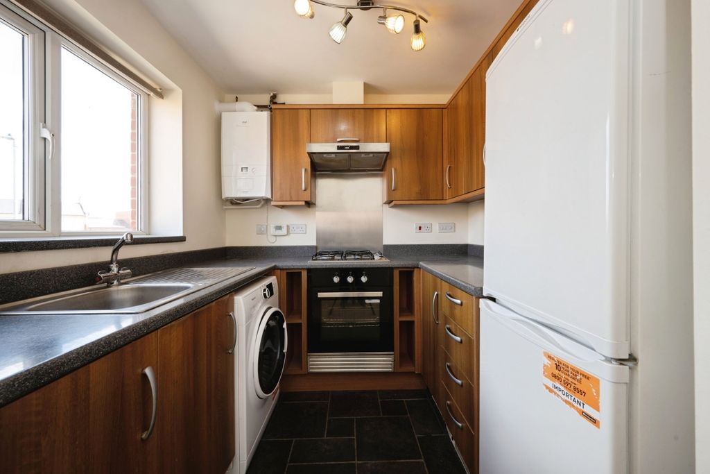 Property photo 2 of 16 Kitchen