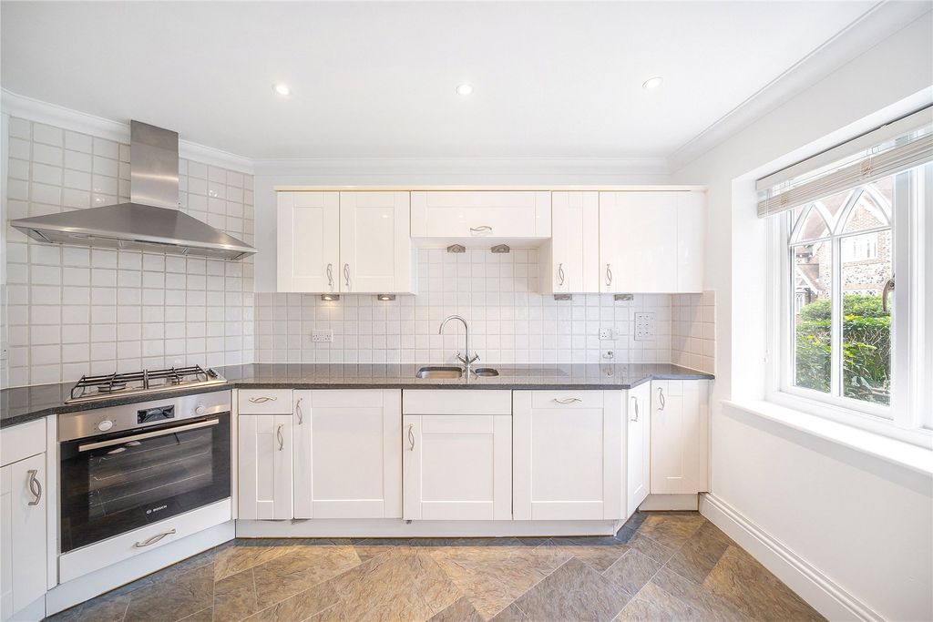 Property photo 2 of 15 Picture No. 13