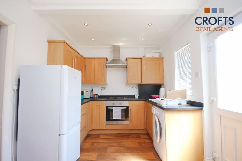 Property photo 3 of 10 Kitchen