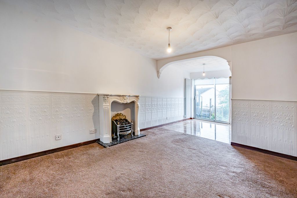 Property photo 3 of 40