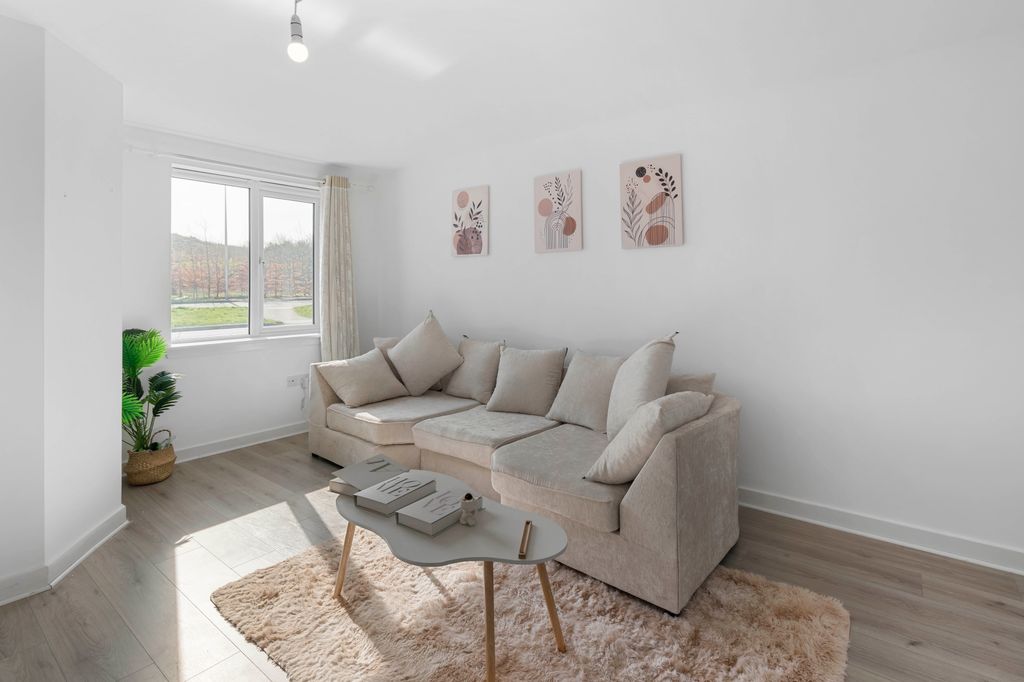 Property photo 3 of 51