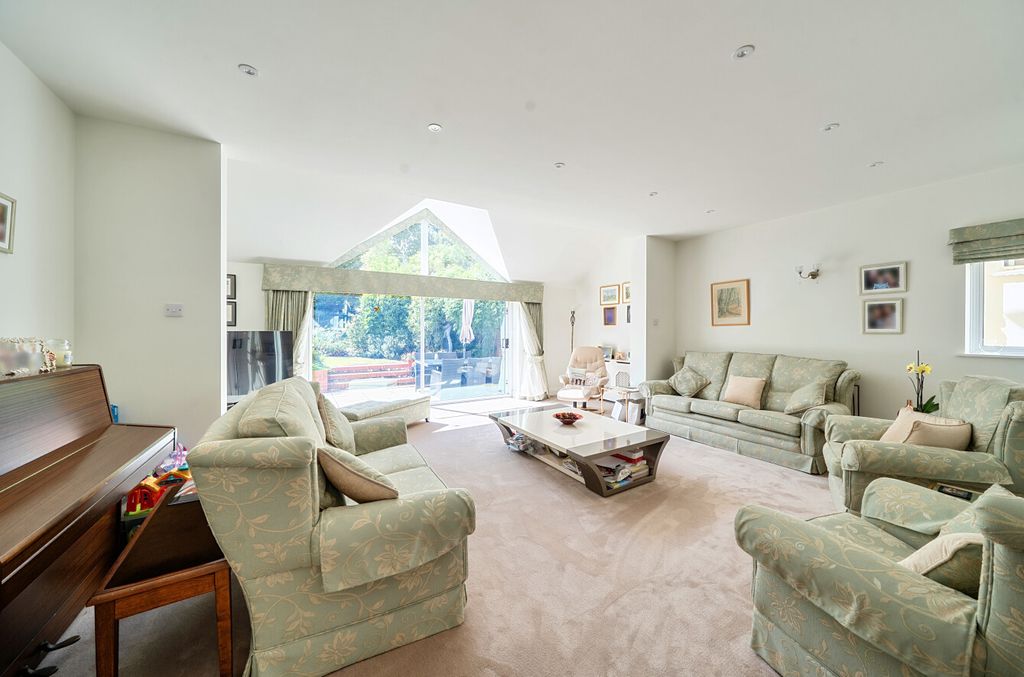 Property photo 3 of 22 1472129-20-6A21A2...