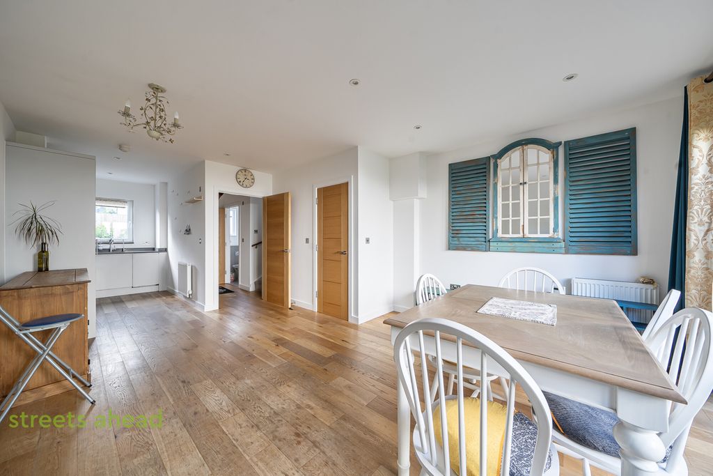 Property photo 3 of 22 6Dcb6432-F4E2-490...