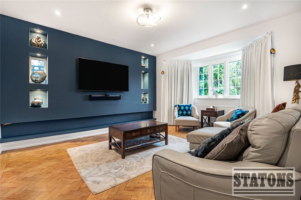 Property photo 3 of 28 Picture No. 05