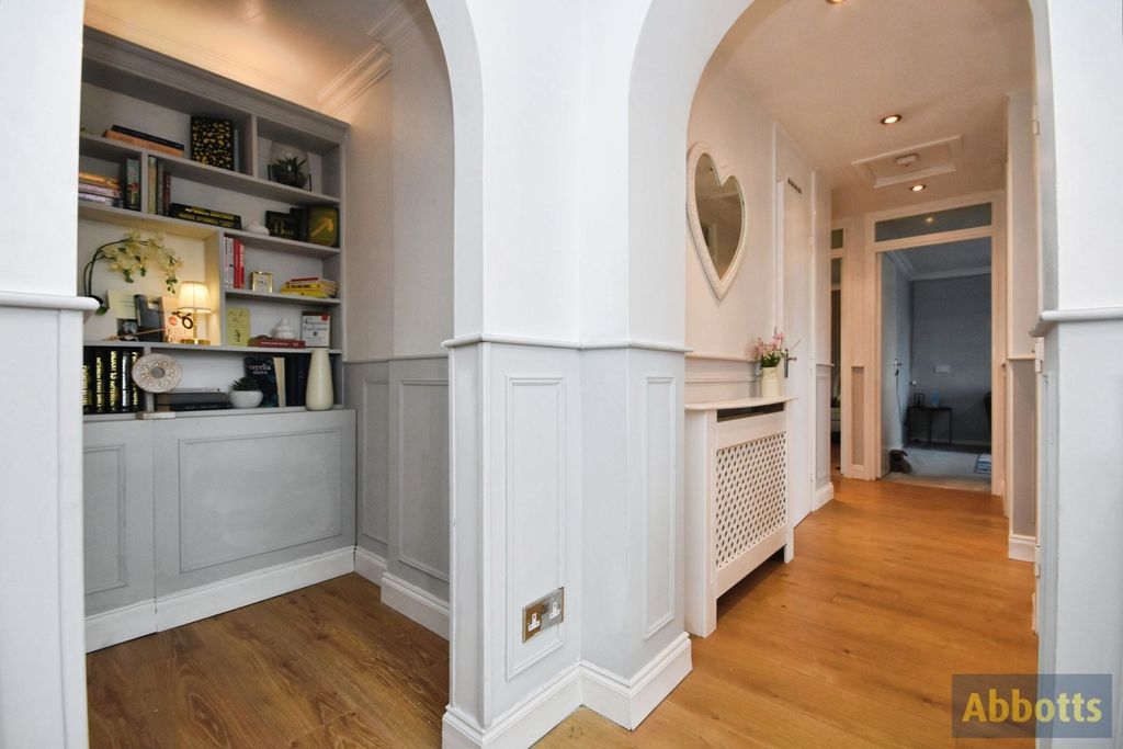 Property photo 3 of 18 Pbox-Img.Jpg