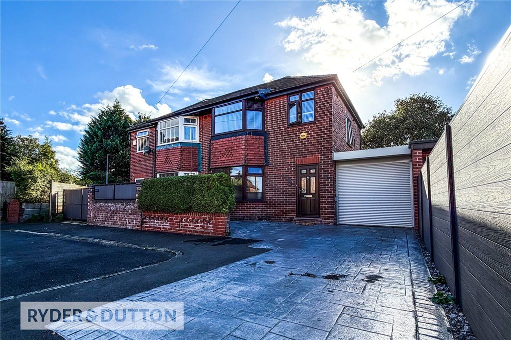 Property photo 1 of 17 External