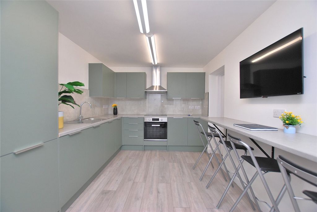 Property photo 2 of 11 Picture No. 16