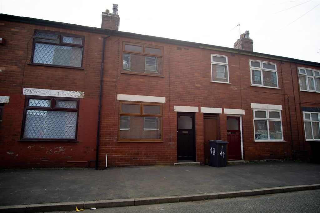 Property photo 1 of 8 Exterior