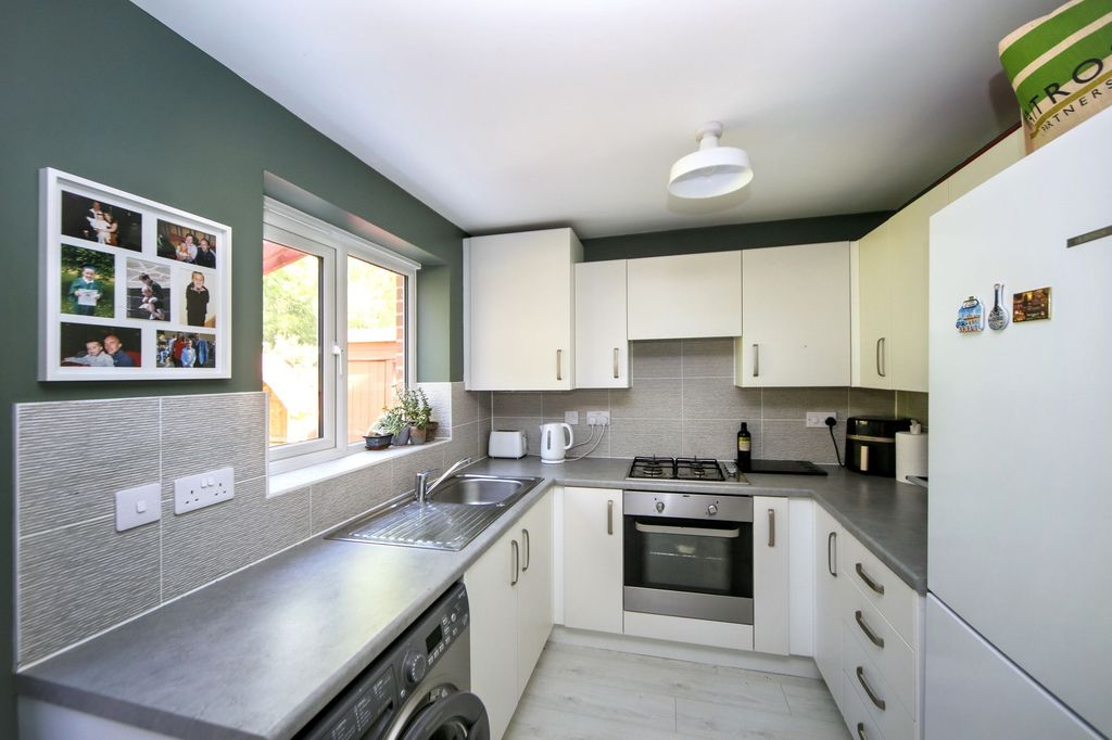 Property photo 3 of 19