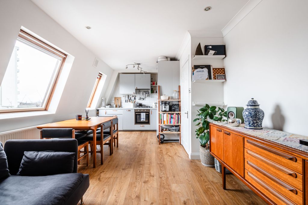 Property photo 2 of 13 2