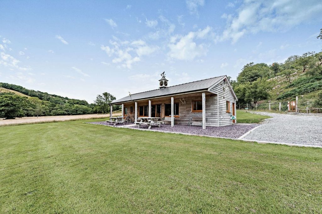 Property photo 2 of 48