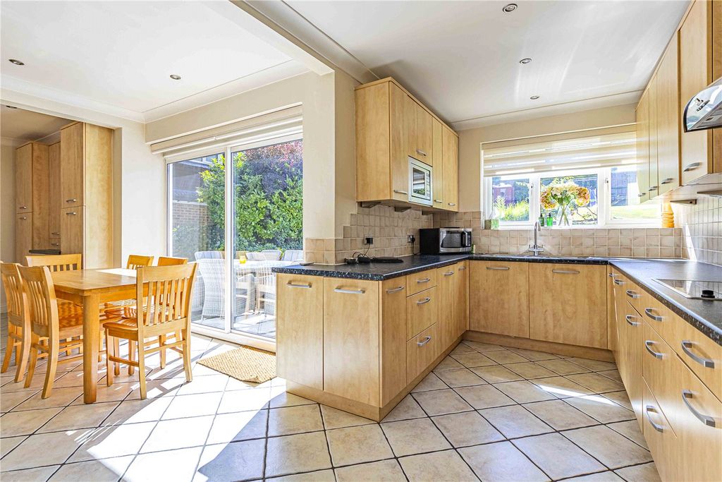 Property photo 3 of 48 Picture No. 12