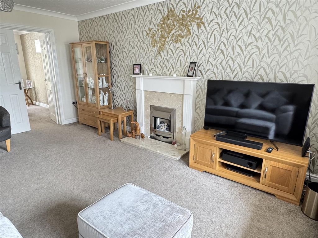 Property photo 2 of 35