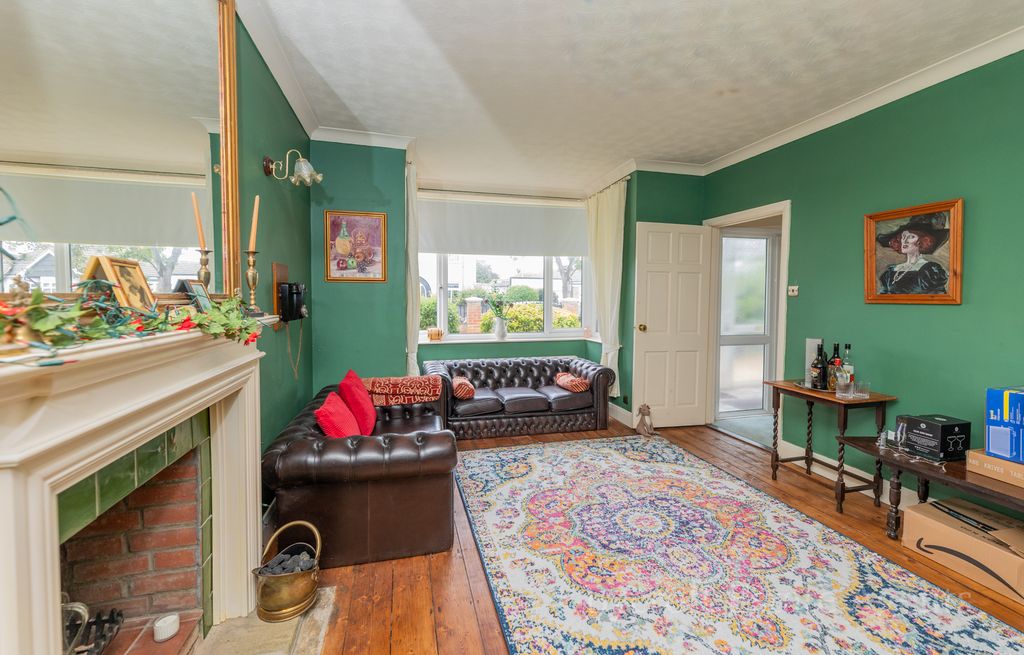 Property photo 2 of 20